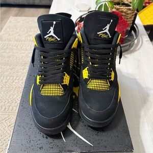 Jordan 4 Yellow Thunder